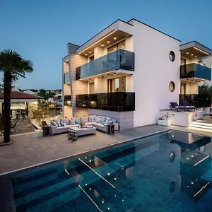 Luxury Apartments In Villa Curiera Pensjonat