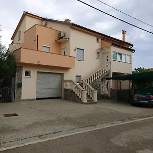 Anita Apartman