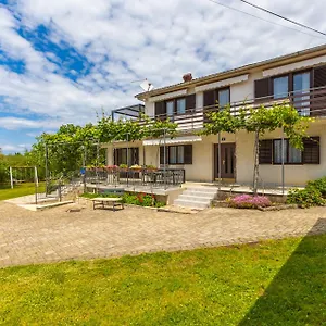 Mare Apartman